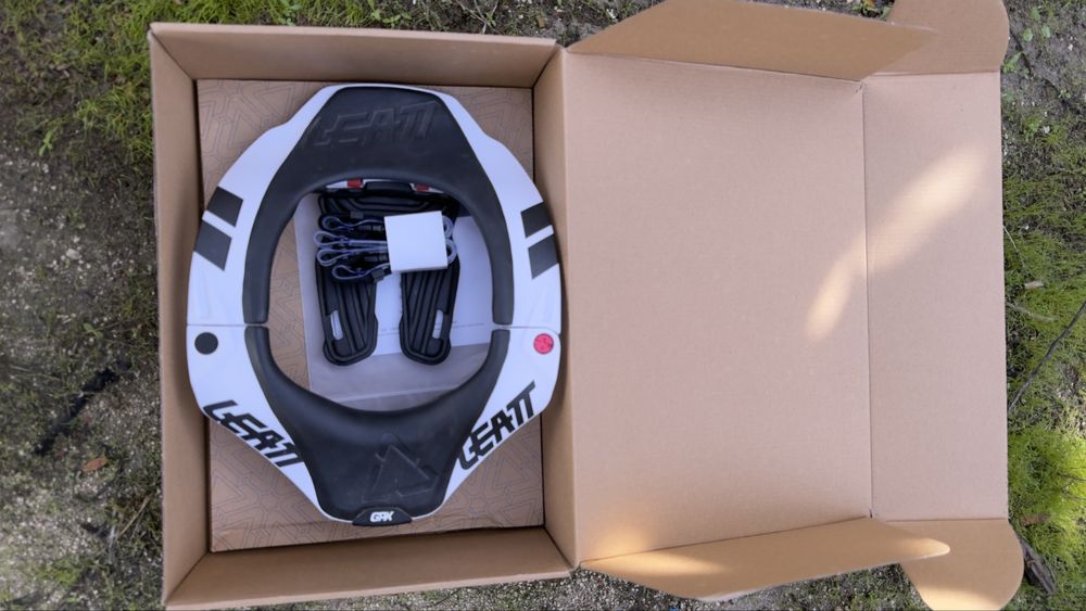 Leatt Brace 5.5 branco cervical