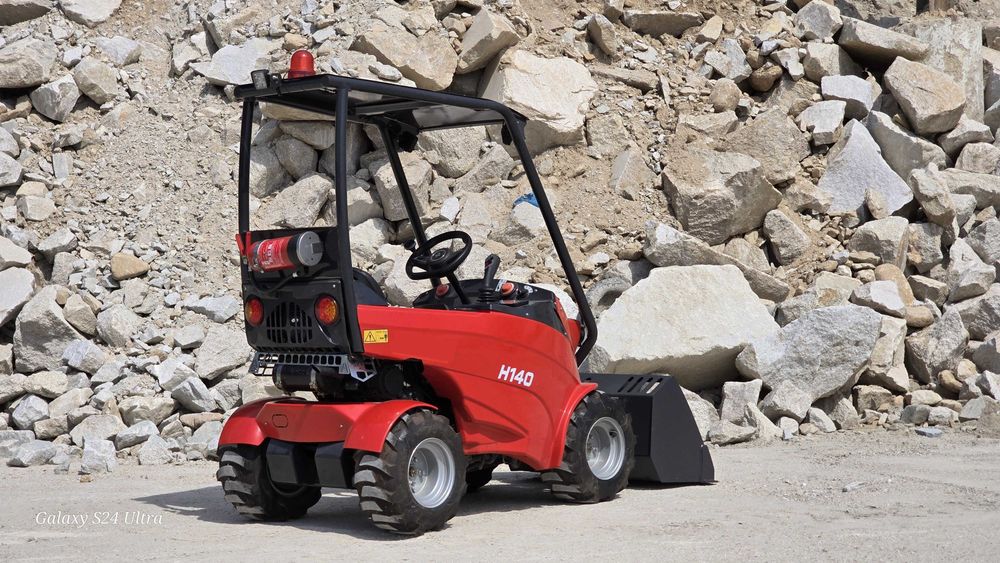 NOWA Mini ładowarka H140 kołowa 4x4 Miniładowarka Traktorek 27KM