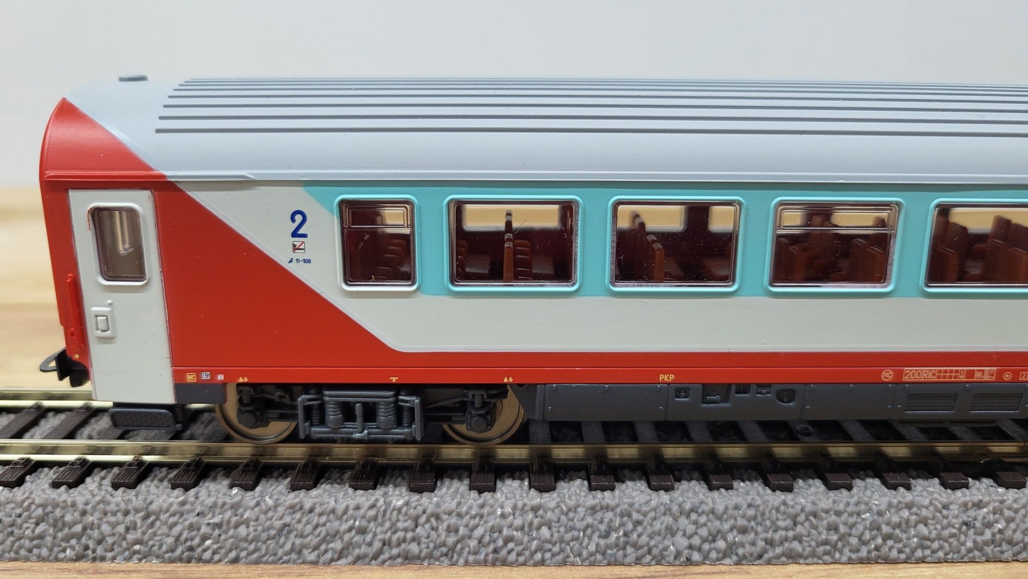 Piko wagon os 2kl PKP ic "tęczówka" H0 ep V 2005 r PIĘKNY unikat nr 1