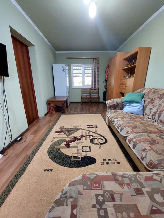 Заміський будиночок поряд із містом