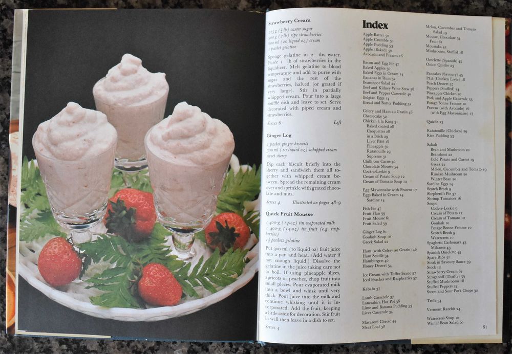 2 Livros: Classic Recipes & Simple Reciples