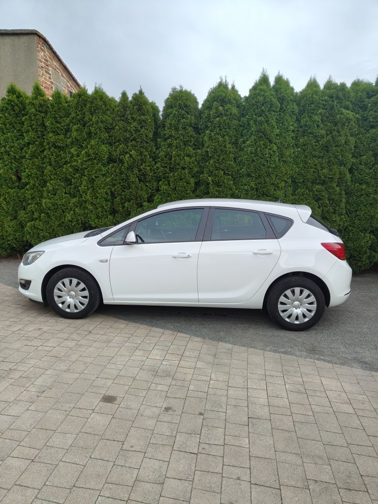 Opel Astra J 1.4 turbo 2015 r.