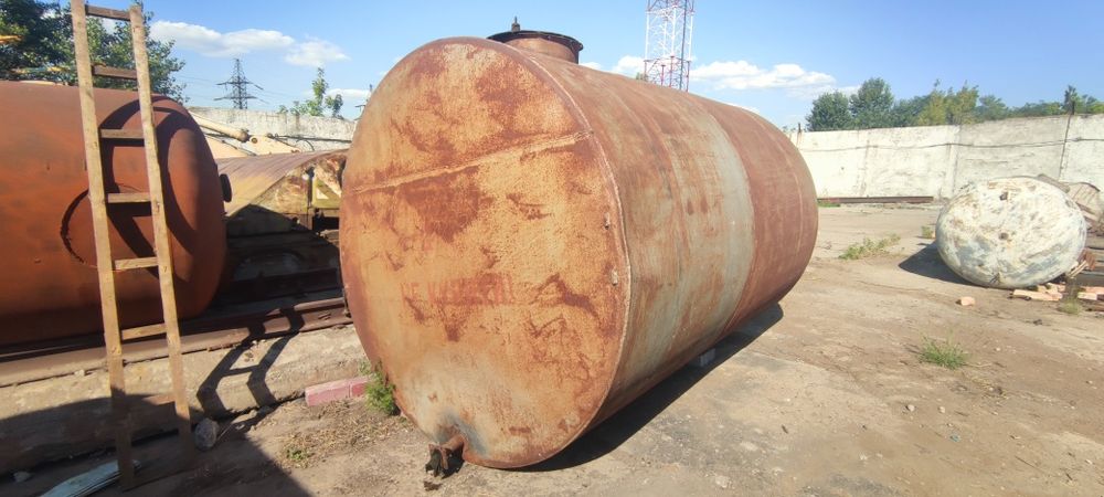 Металлическая емкость  из под ГСМ   10м.куб