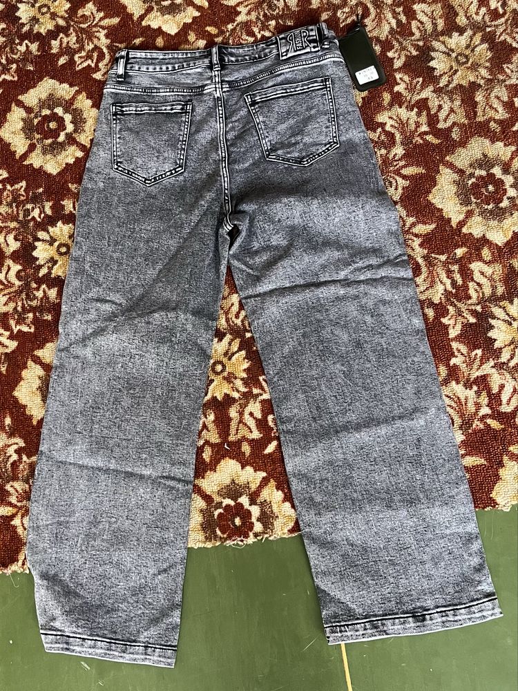 Джинсы женские . Новые . Size 33