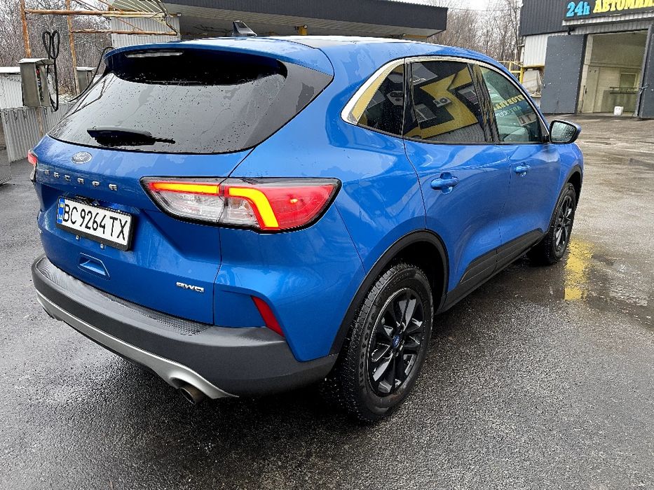 Продам Ford Escape 2021
