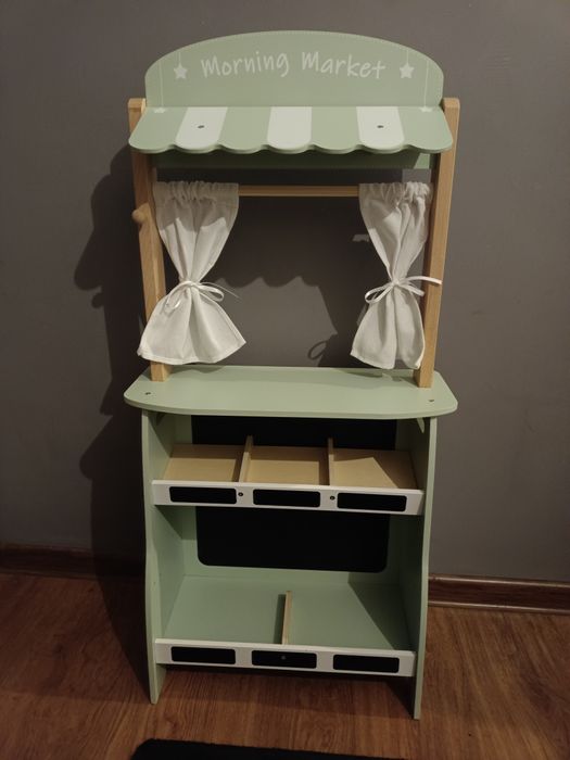 Drewniany stragan/ teatrzyk dla dzieci