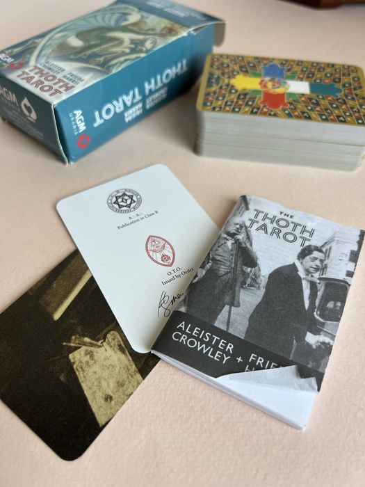 Розпродаж колод таро