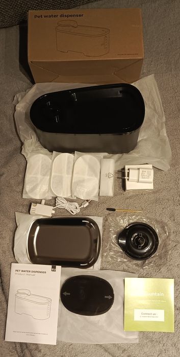 Fontanna,poidełko dla kota 2,5 l z czujnikiem poziomu wody LED.