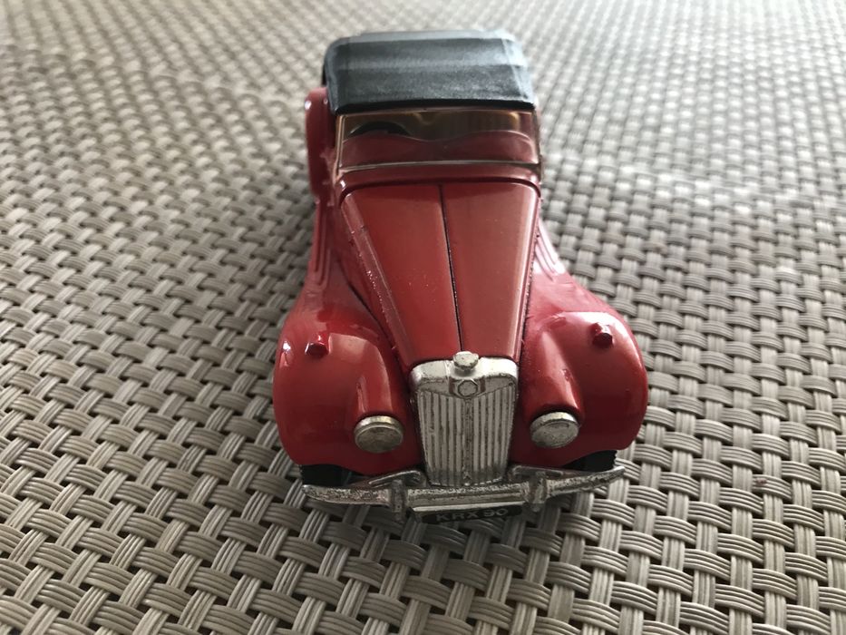 Модель автомобіля 1/43