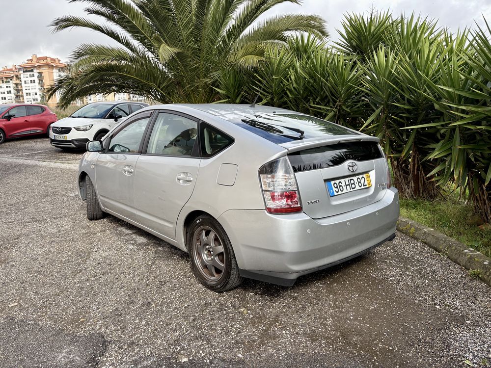 Hibrido toyota prius Nacional muito bom estado