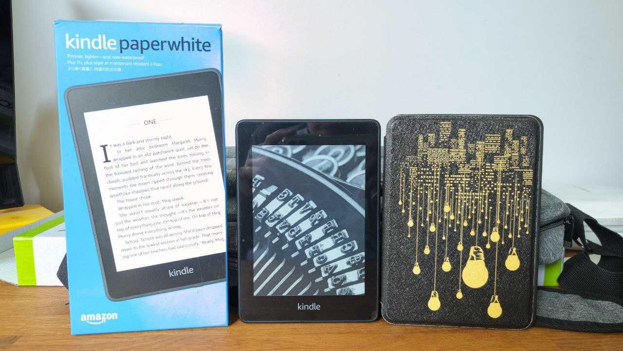 Kindle Paperwhite 4 (10 gen) 8GB + Etui + adapter usb-c