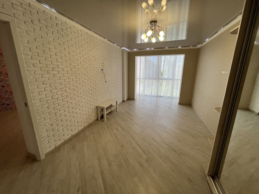 Продаж 2 кімнатної квартири вул. Космонавтів, зуп. Електронна