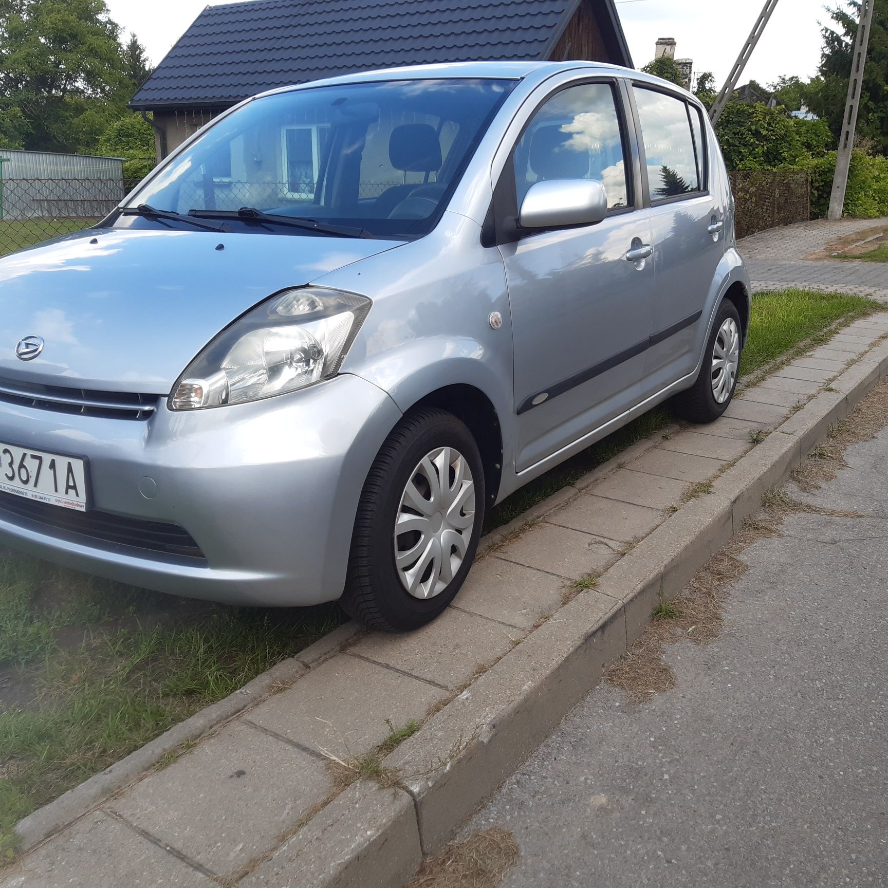 Daihatsu Sirion 1.0 klima oplacony od właściciela.