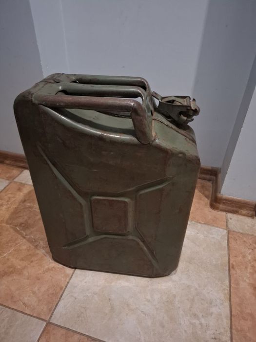 Канистра 20л и 20л