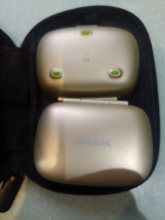 Продам слуховой аппарат phonak