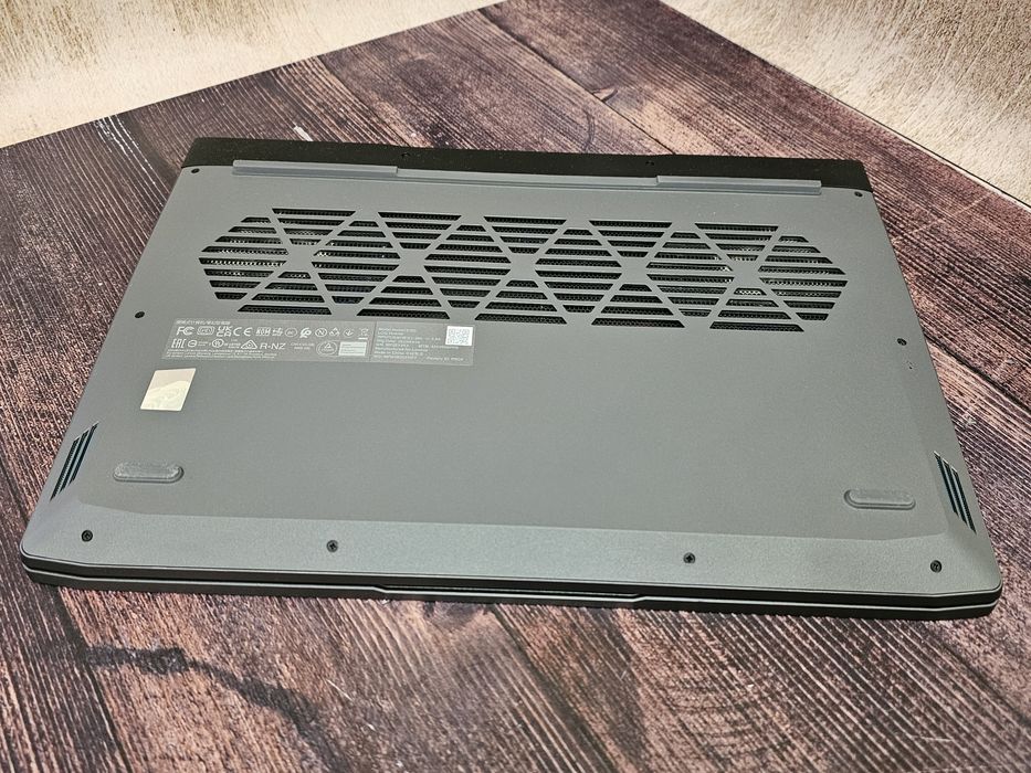 Lenovo LOQ 15IRH8 (Core i5-13420H/16Gb/RTX 4050/SSD 512Gb/IPS 144Hz)