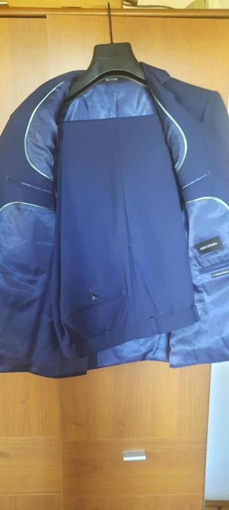 Garnitur Recman slim 164 gratis koszula