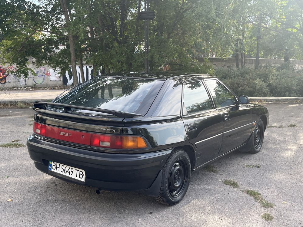 Продам Mazda 323f 1991