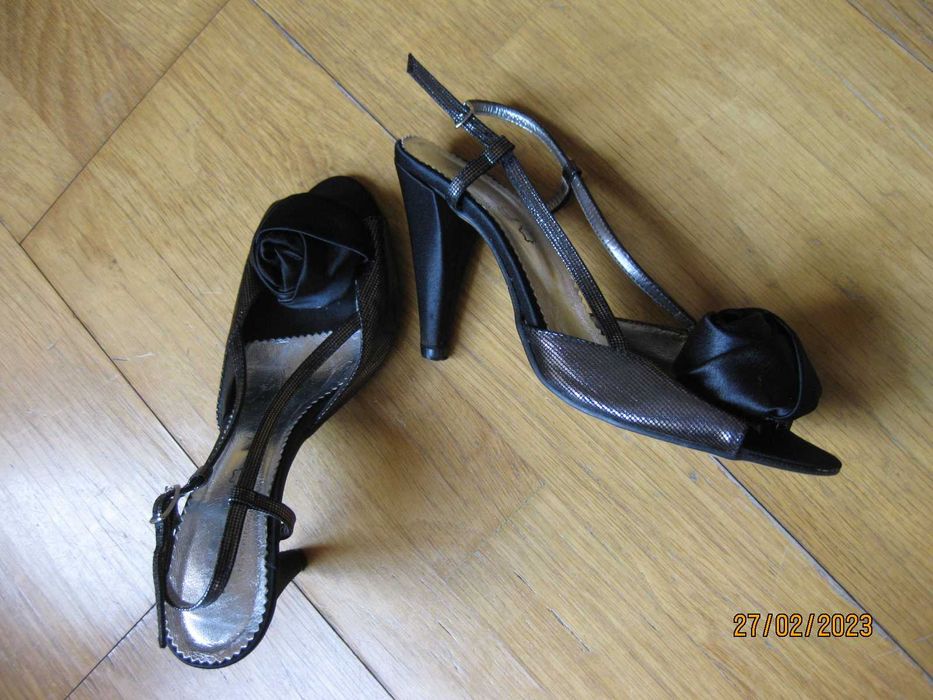 2 pares de sapatos 38
