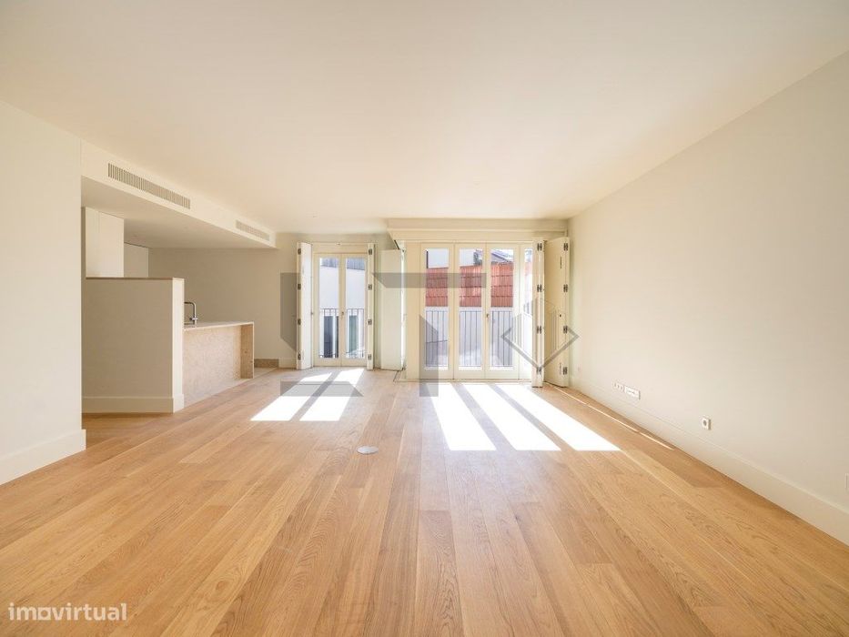Apartamento T2 com Garagem para Venda junto à Av. da Liberdade, Lisboa