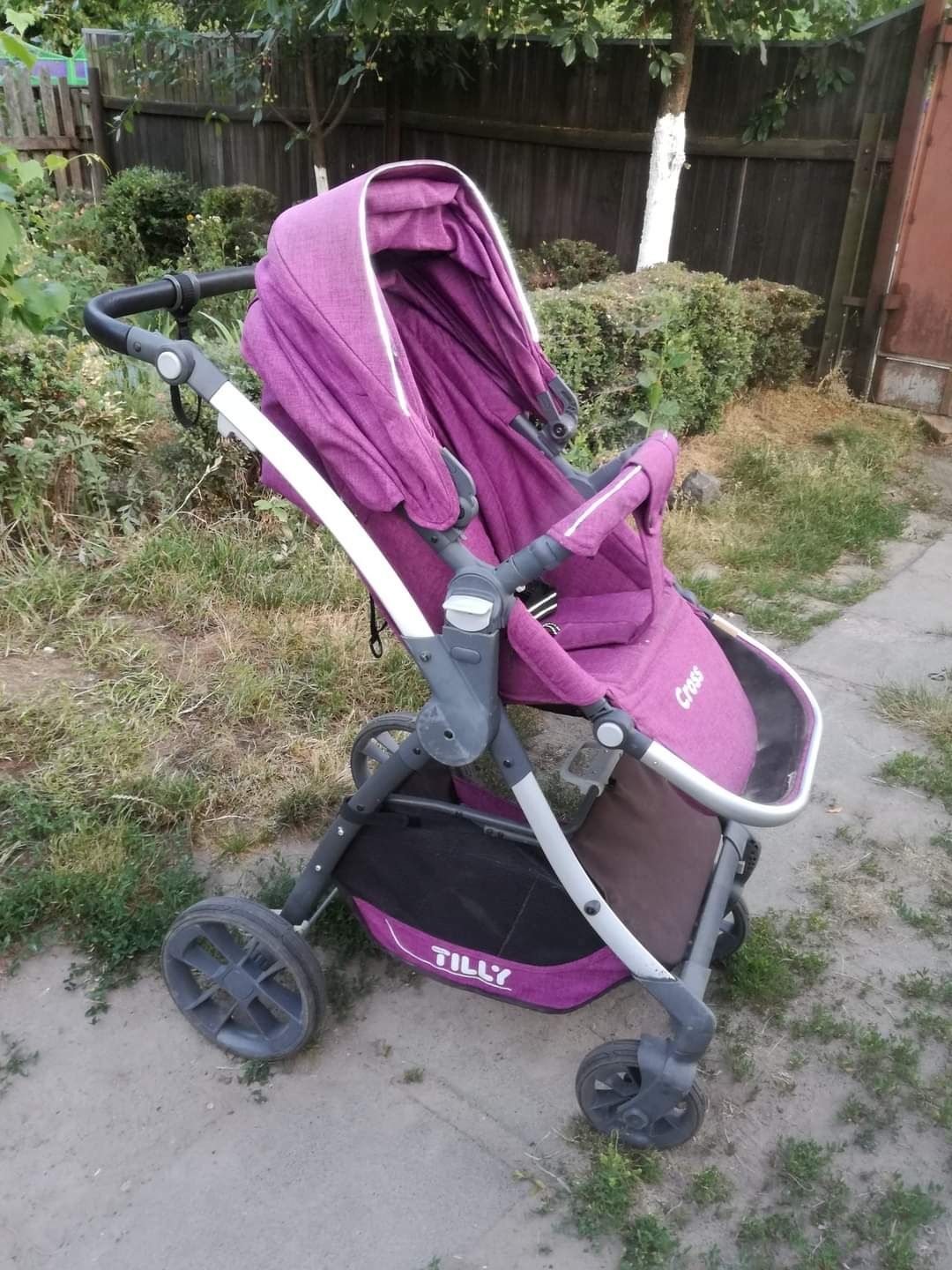 Продам прогулянкову коляску