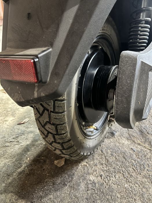 Продам електроскутер Yadea RN.