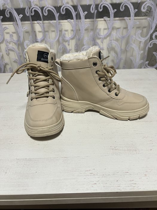 Ботинки жіночі зима