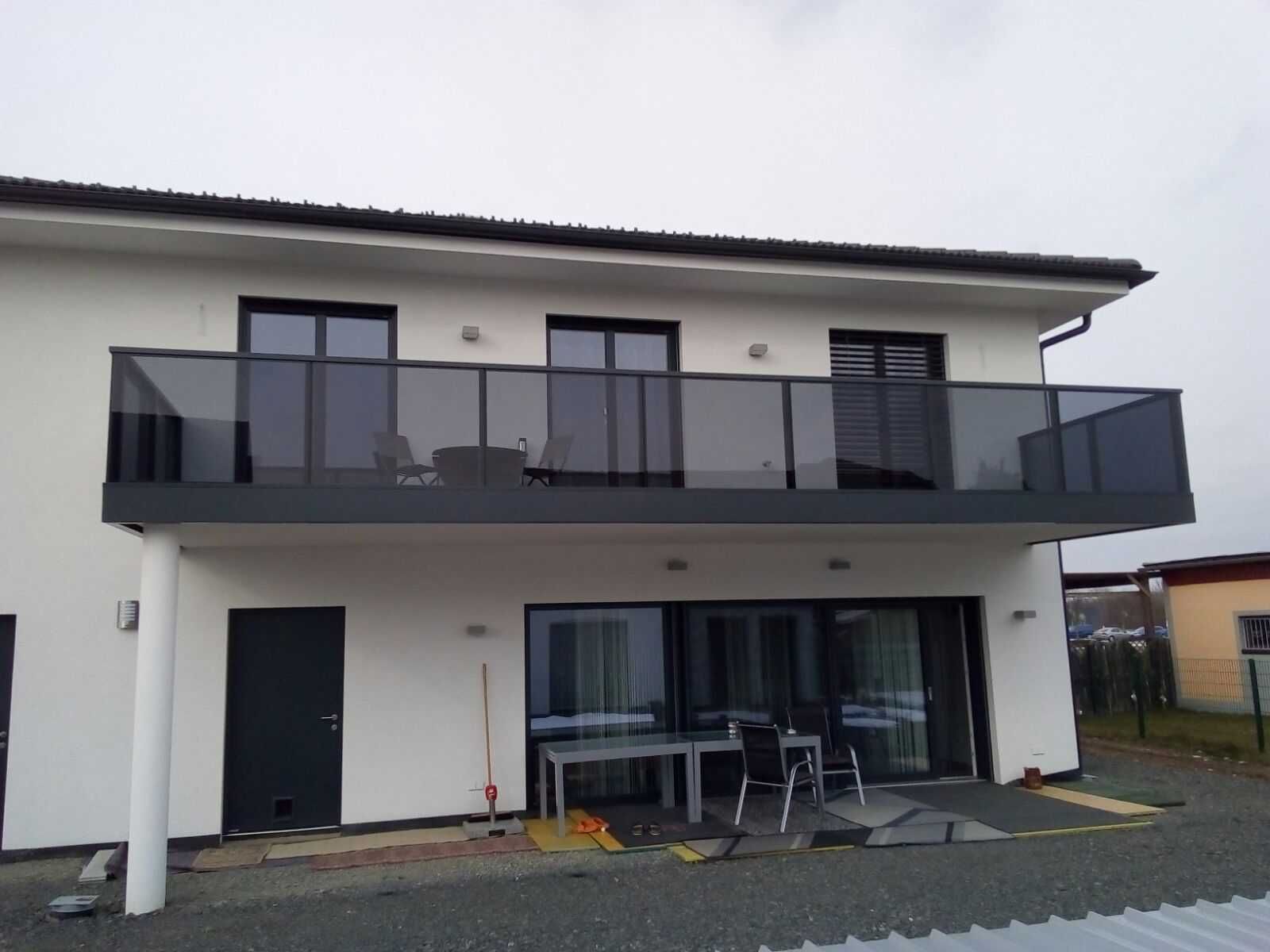 Balustrada szklana・Balustrady szklane zewnętrzne・Barierka szklana