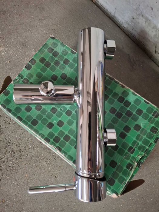 Torneira banheira nova da marca obi excelente qualidade