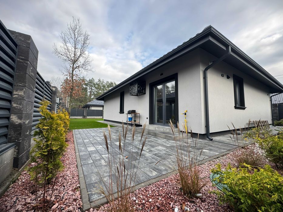 Котедж з сучасним ремонтом у курортному Ворзелі! Мінімальне оформлення