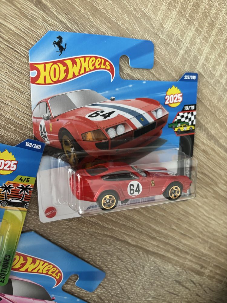 Hot Wheels Ferrari f40 Competizione + 365 gtb4 + porshe 911 gt3 rs