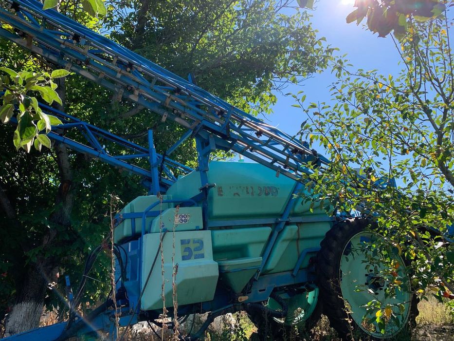 Продам опрыскиватель Berthoud 2010 года