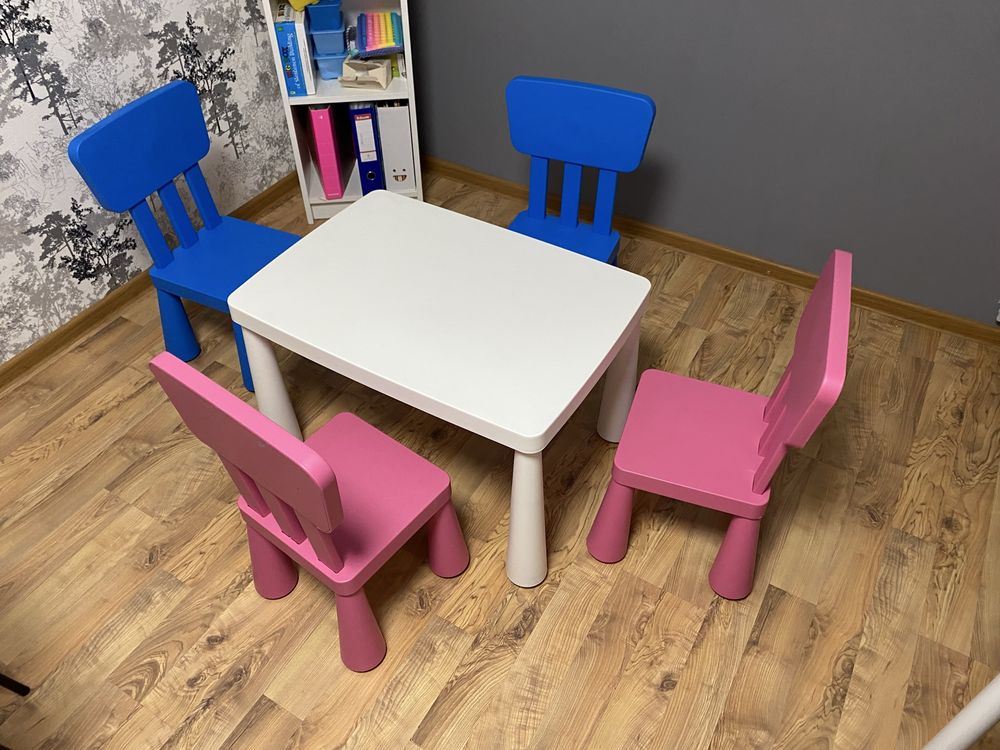 Zestaw stolik plus cztery krzesełka mamut ikea