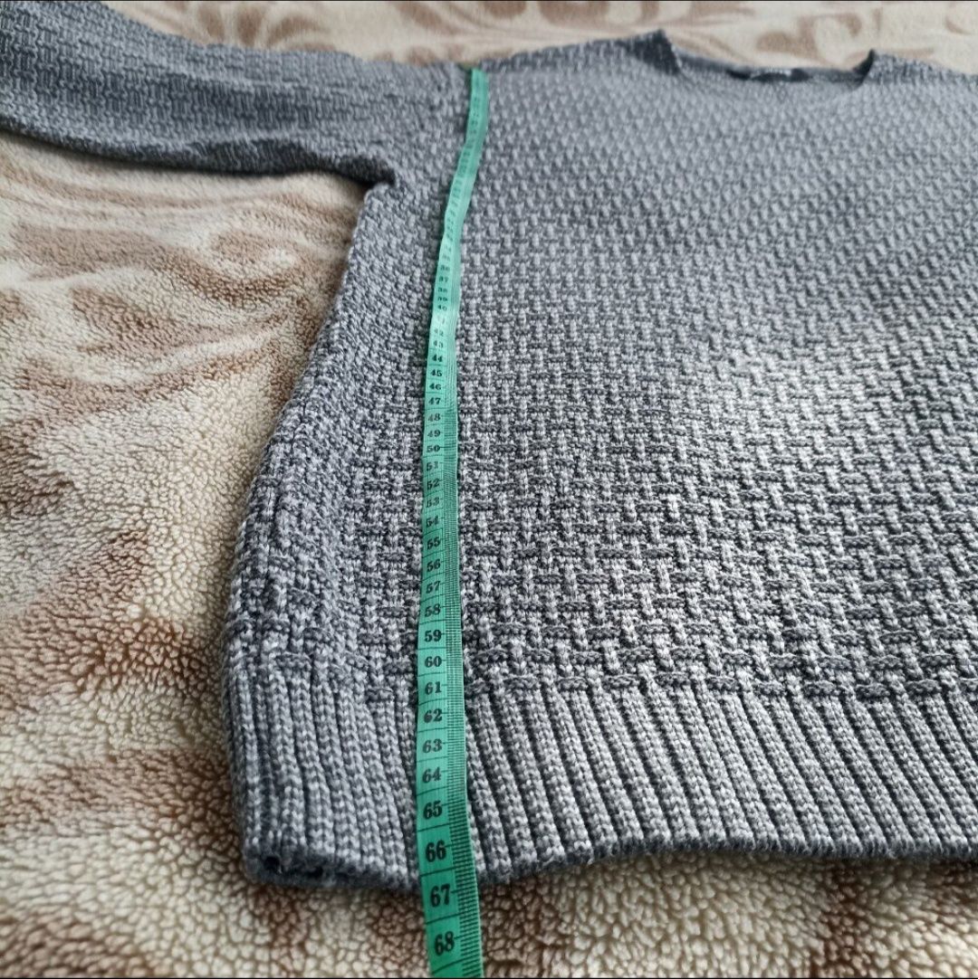 Чоловічий светр р. L-XL