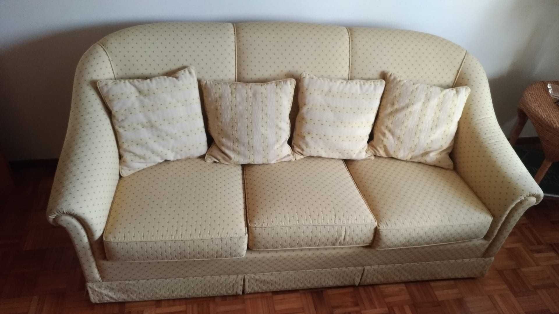 Sofá cama 3 lugares