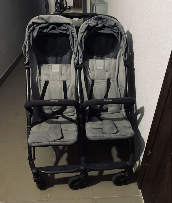 Коляска для двійні