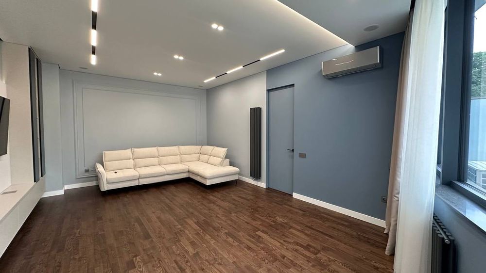 Продаж дизайнерської 2 км квартири в елітному ЖК Парус