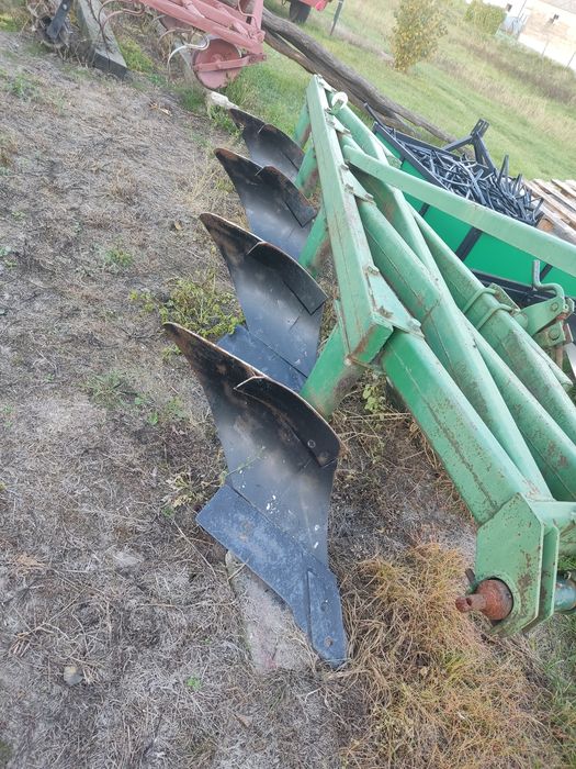 Ciągnik Renault 7514 RS z 1986 Pług 4 skibowy