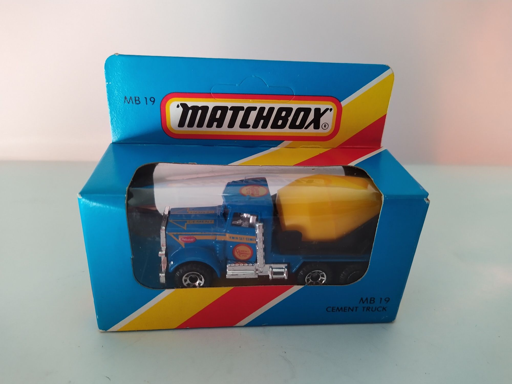 Peterbilt Betoniare Matchbox pudełko