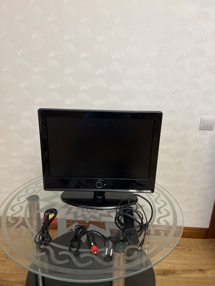 Телевізор REFLEXION 19” ТDD - 1905 з DVD-плеєром і DVBT, HDMI