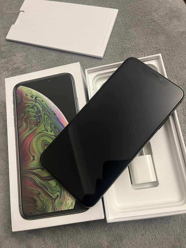 Iphone xs max 256gb space ideal