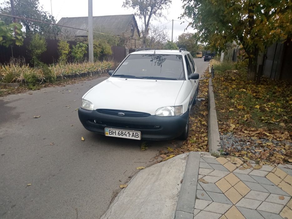 Продам фордик эскорт