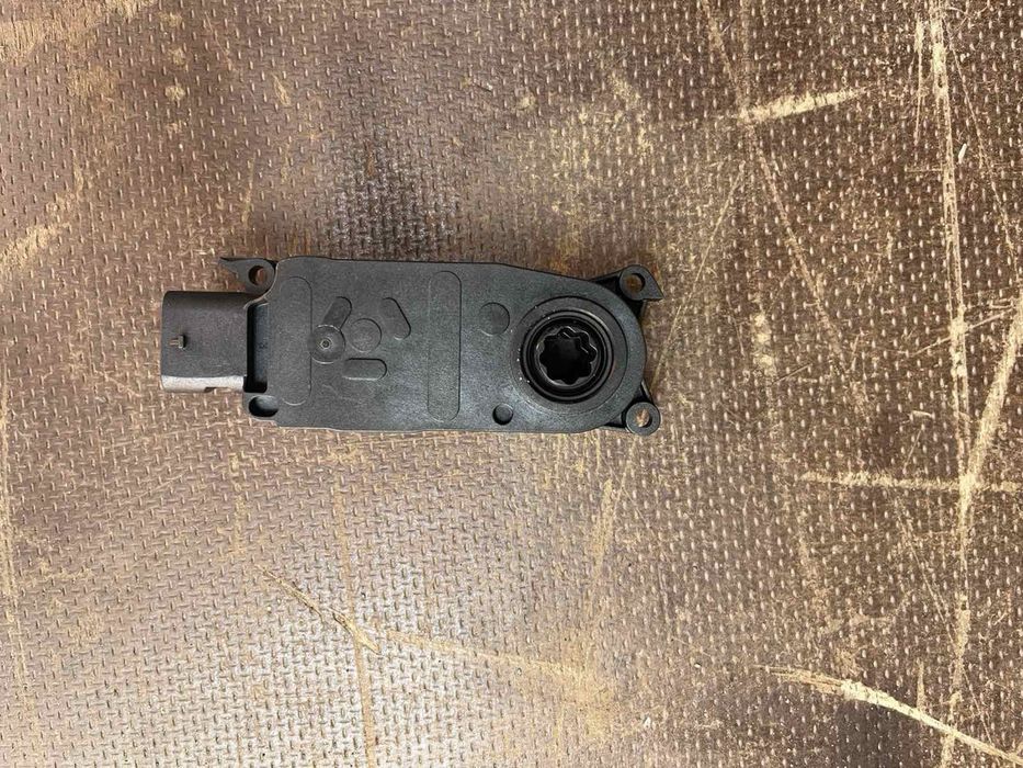 Моторчик жалюзи Jeep Cherokee 2019+ фишка