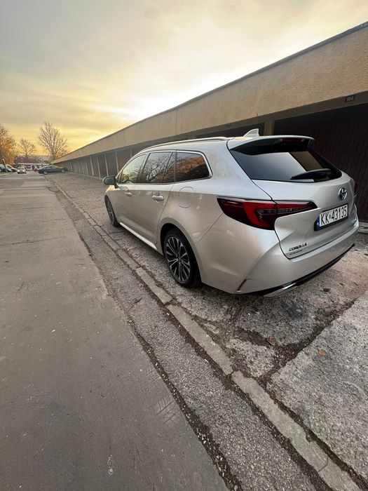 Toyota Corolla 1.8 Hybrid 140KM LIFT JAK NOWA!
