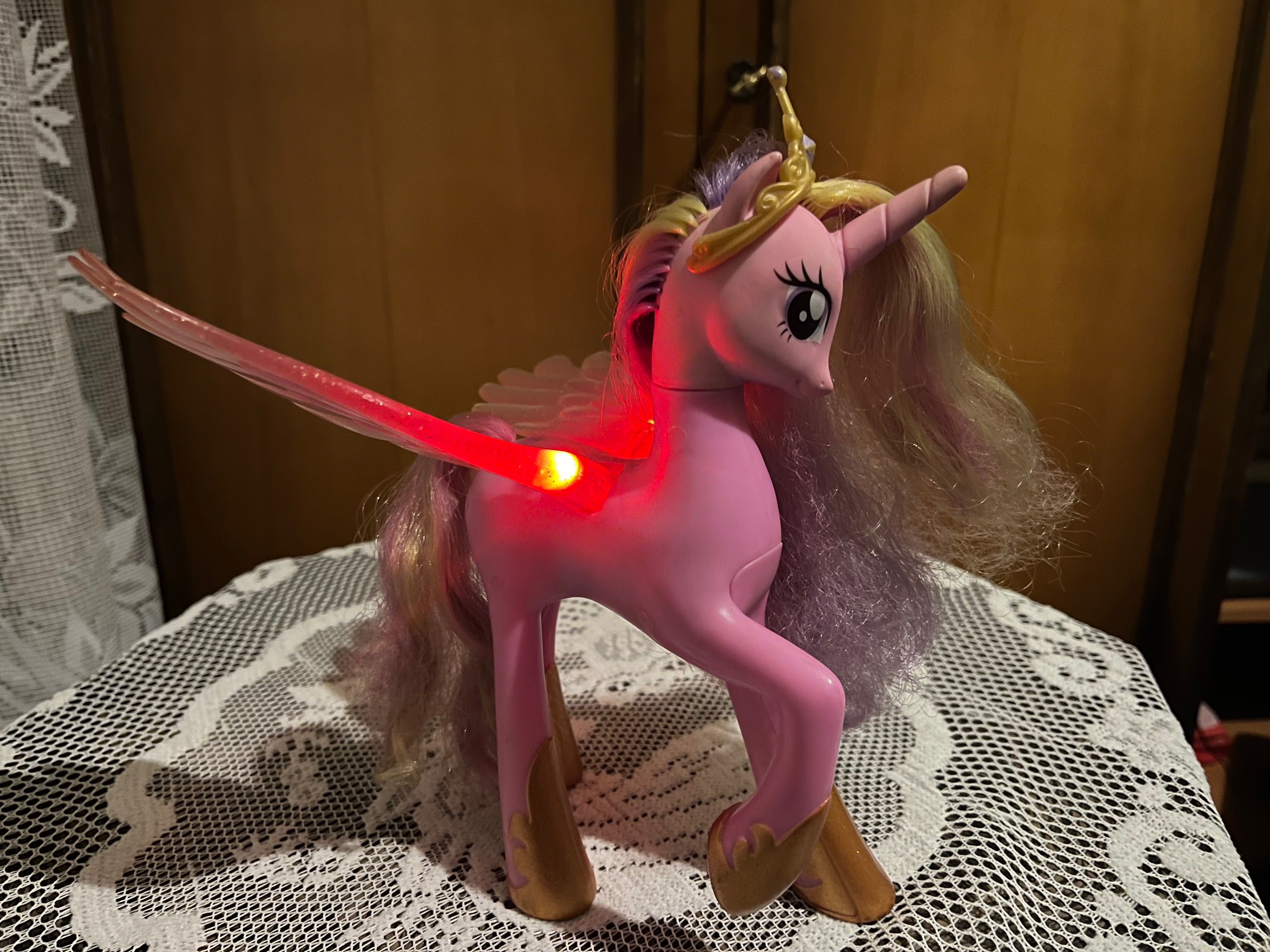 Księżniczka Cadance My Little Pony interaktywna śpiewająca , świeci