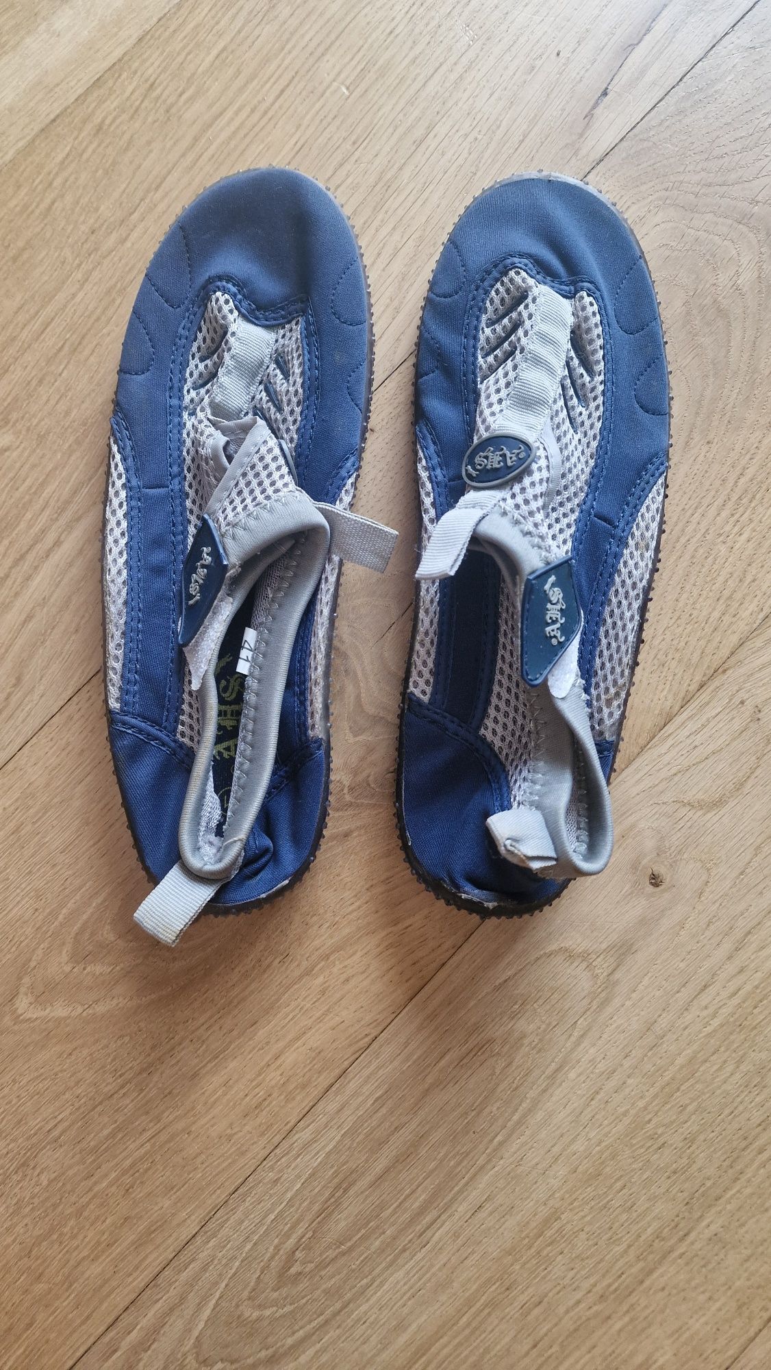 Buty do wody 41 zapinane