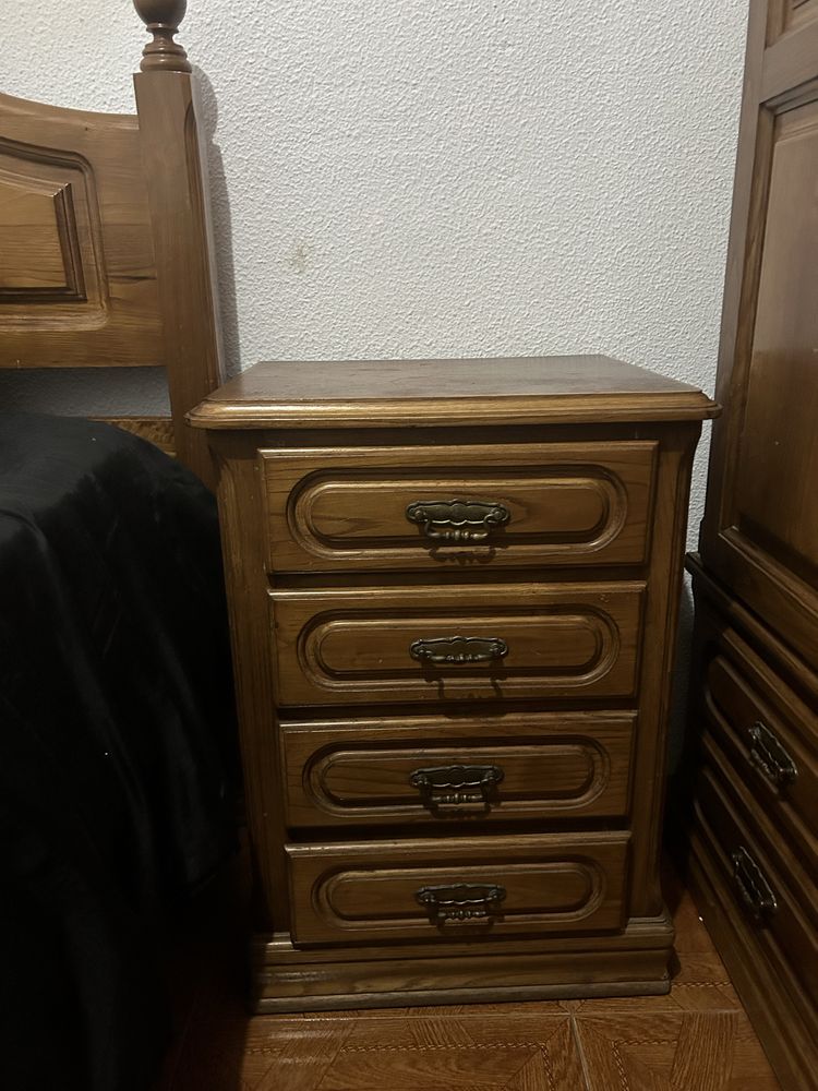 Mobilia de Quarto de Solteiro em Madeira