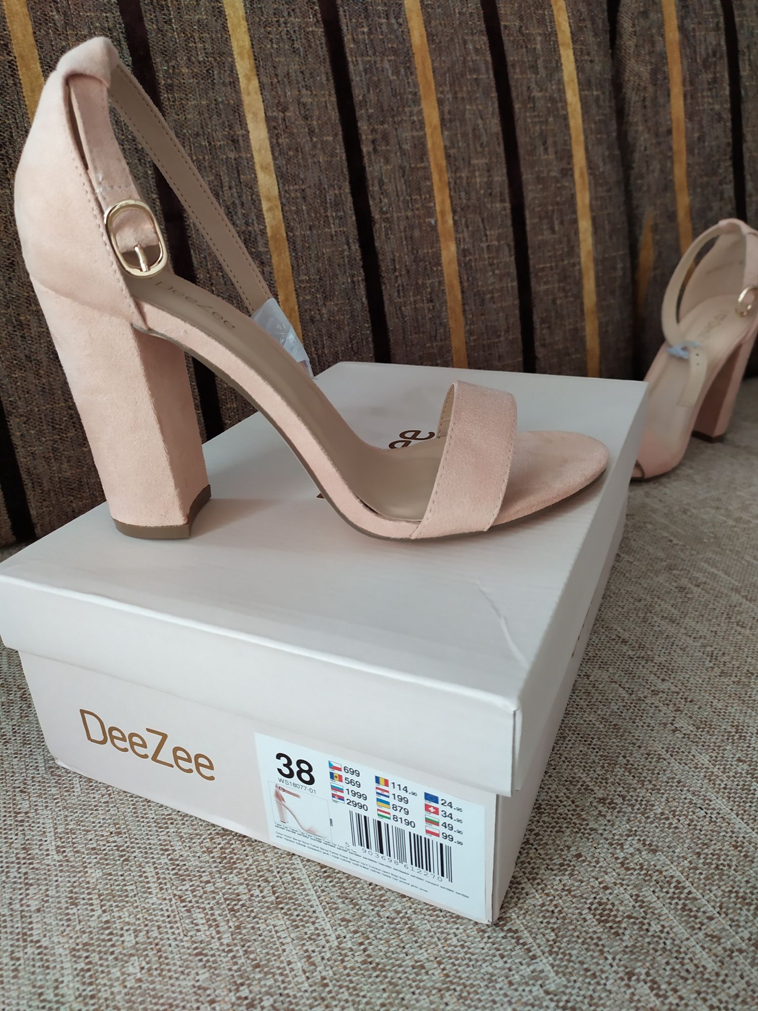 Buty deeZee r. 38