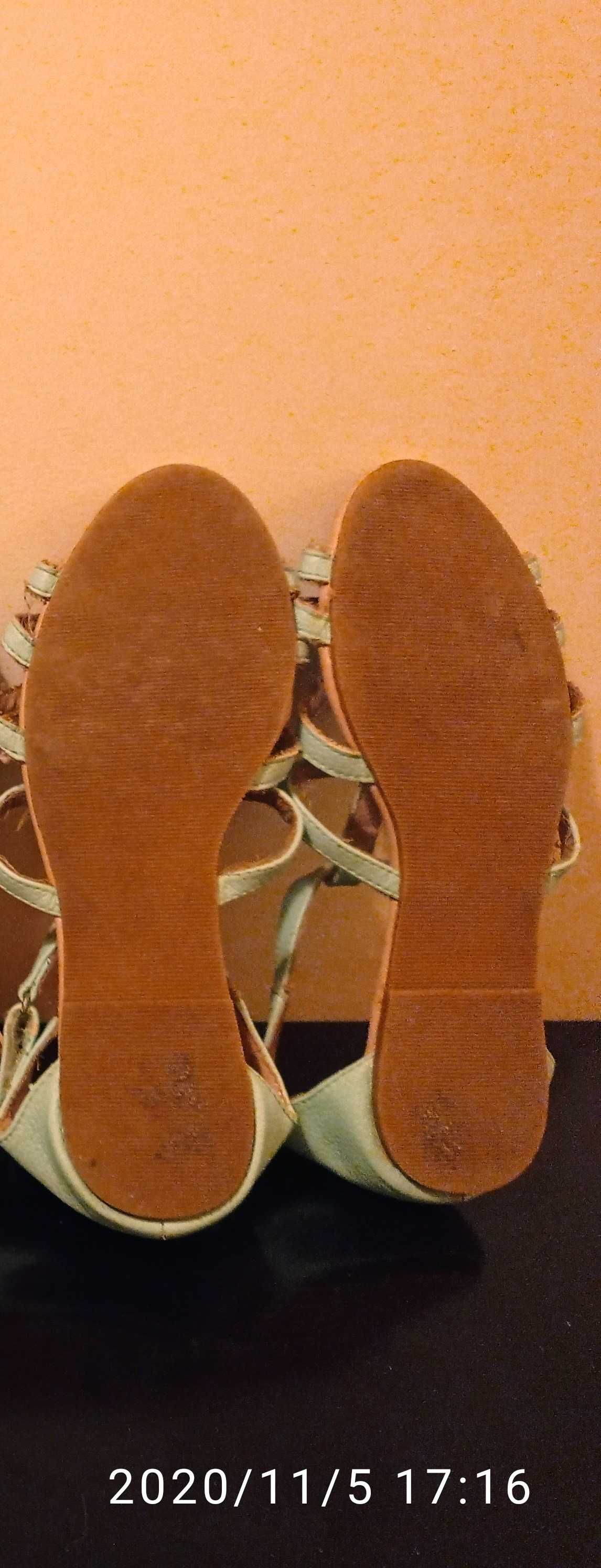 Sandálias menina tamanho 35