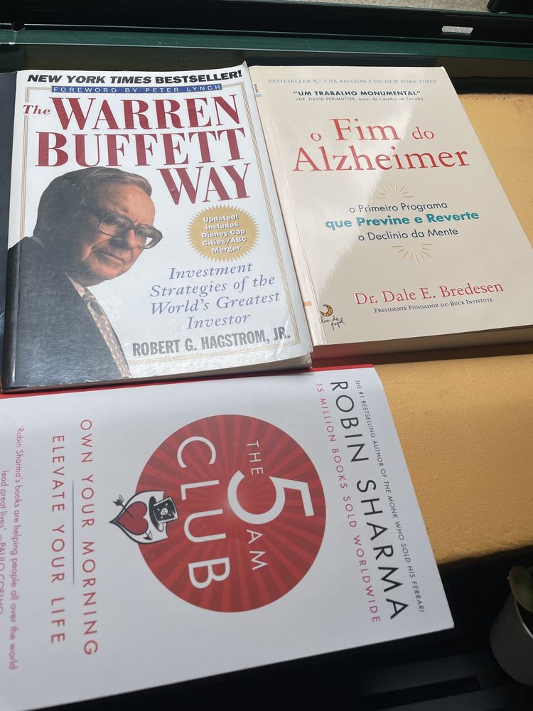 Livros variados ( autoajuda,financas,saude e desenvolvimento pessoal)